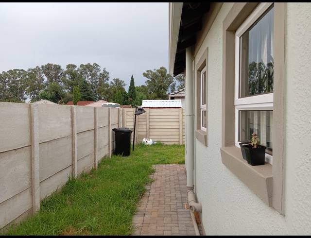 2 BEDROOM FREEHOLD FOR SALE IN DALVIEW